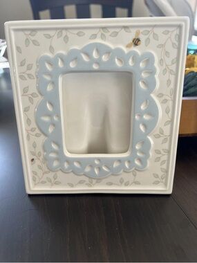 Lenox Butterfly Meadow Porcelain Picture Frame Honeybee and Ladybug